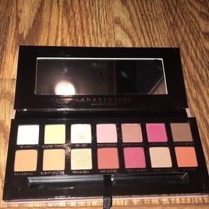 Anastasia modern renaissance pallet